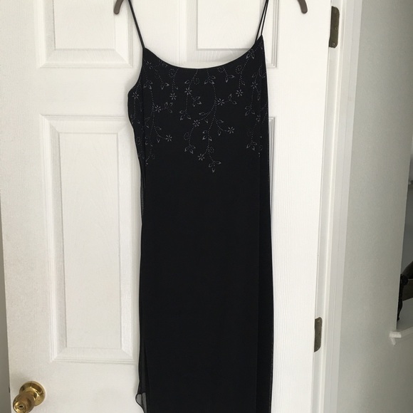Dresses & Skirts - Black dress with glitter detail